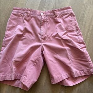 Pink vineyard vines shorts